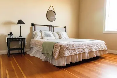 Image de Historic Ft. Peck Schoolhouse w/indoor Bb court