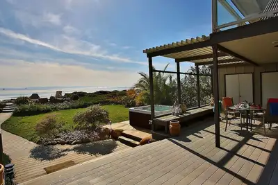 Image de Gorgeous Beach House in a Private Cove