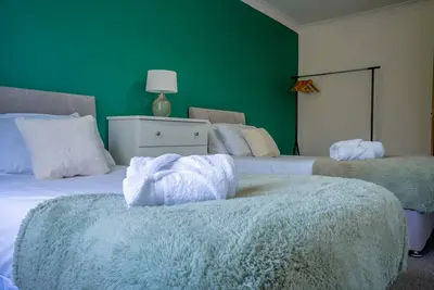 Image de 7 beds, perfect for contractors or large groups, free wi-fi