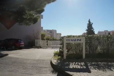 Image de Appartement Le lavandou plein centre ville proche de la mer