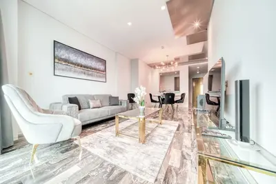 Image de High-End Luxe Apt w/ Marina Views