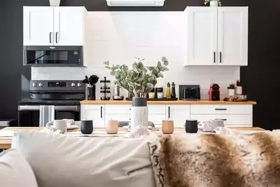 Image de Luxurious and Spacious Getaway With Scenic View