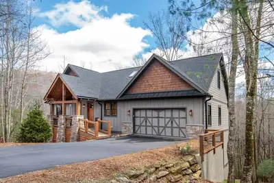 Image de Canopy Creek Connestee Falls | 4 Bed, 2 Bath