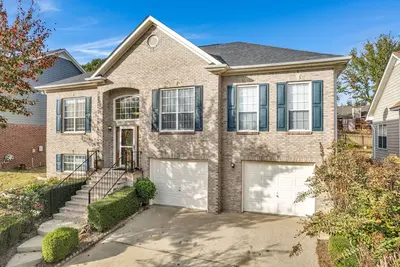 Image de Hoover home in a quiet, convenient, and safe area