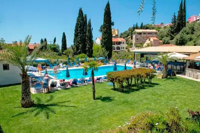 Image de Appartements Spiros sur la plage d'Agios Gordios Corfou Grèce