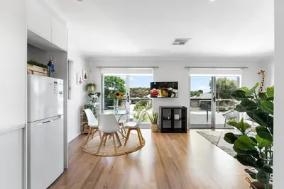 Image de Lovely Renovated 2br Townhouse/WiFi/Parking