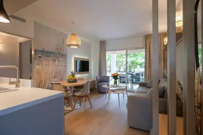 Image de Saint Tropez - Rêves de Provence 1 appartement rénové Mer et Plage à 150m