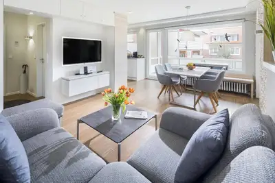 Image de Die top Ausgestattete Ferienwohnung Central Park Liegt in der MarienstraĂźe, Dire