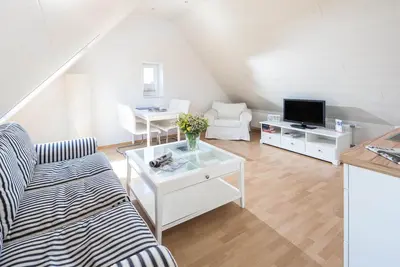 Image de Das Haus Sonnenborstel Liegt in der Ruhigen Gartenstrasse, Wenige Schritte von d
