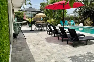 Image de Paradise House 12 guest, private pool, 2 miles from white sand beach