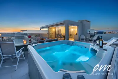 Image de Exclusive top floor apartment with seaview hot tub