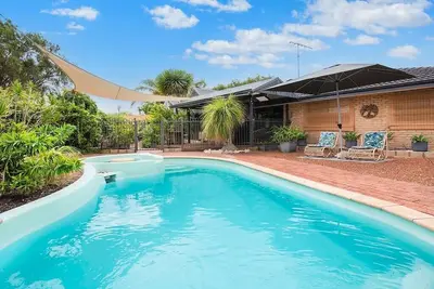 Image de Just Chillin- Pool, 2km to beach