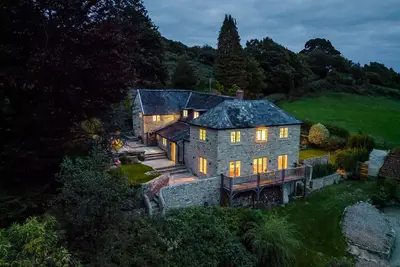 Image de Historic rural farmhouse near coast sleeps 10-12