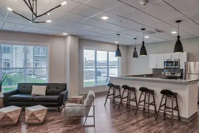 Image de Safe and Secure Downtown location! Close to Proctors and Jay Street Market!
