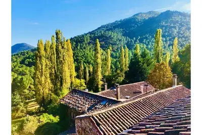 Image de Mas en pierre dans hameau cévenol