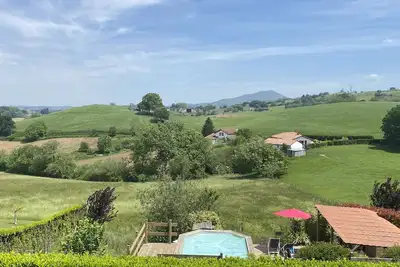 Image de Au calme à 5 minutes d'Espelette, Piscine chauffée, Fronton