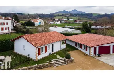 Image de Nouvelle maison CLIMATISÉE de 2 chambres, au pied du bourg, vue imprenable, calm