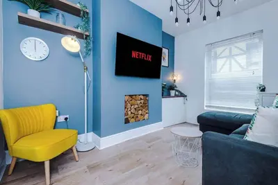 Image de Stylish & Spacious home, Great Location, sleeps 6!