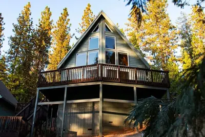 Image de Chalet w/ Hot Tub + Bar + Bocce