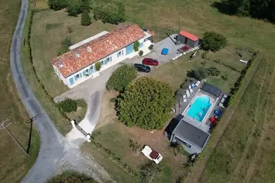 Image de Maison Neuve, maison de campagne relaxante avec piscine