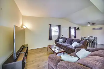 Image de Norfolk Vacation Rental: Patio, 3 Mi to Beaches!