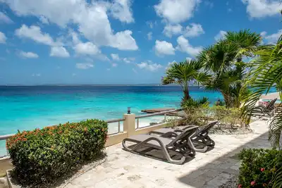 Image de Oceanfront beach apartment Bellevue 3, Fully Airconditioned!