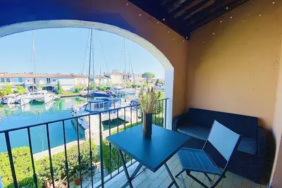 Image de Port-Grimaud, Grand Studio Mezzanine, Vue Canaux