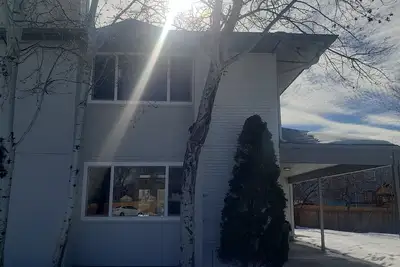 Image de Pet Friendly spacious home. Close to everything