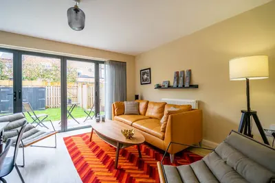 Image de The Backyard N02 -  a family break that sleeps 6 guests  in 3 bedrooms