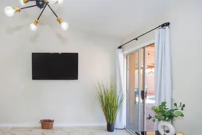 Image de Casa Grande getaway! Modern cozy home with private pool and hot tub!