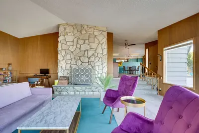 Image de Colorful Lake Chelan Home w/ Saltwater Pool!