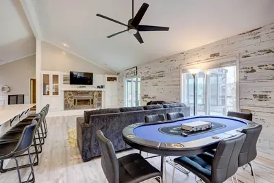 Image de Lakefront Vacation Rental with Dock & Views!