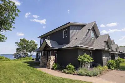Image de 5 Bedroom Lake House w/Loft on Beautiful Gull Lake  4-Season Fun Abounds!