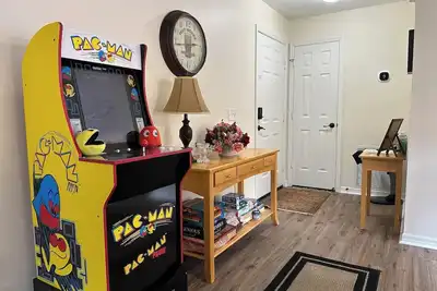 Image de The Pac-Man House - Walk to Spanish Springs Square