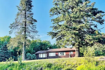 Image de Eagle Lodge - Large log cabin on the E. Fork of Chippewa River