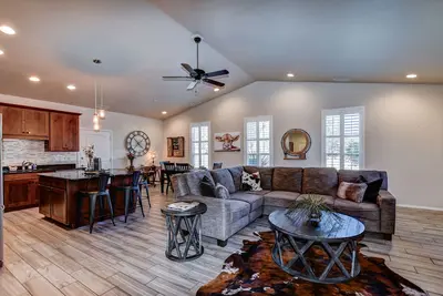 Image de Located in the heart of Prescott just blocks away from Historic downtown square.