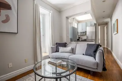 Image de Beautiful Soho 1br w/ Private Deck & W/D, nr New Museum, by Blueground