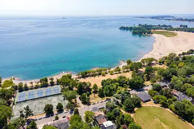 Image de Stunning 3brm Apartment with rooftop patio in the Beaches Area of Toronto