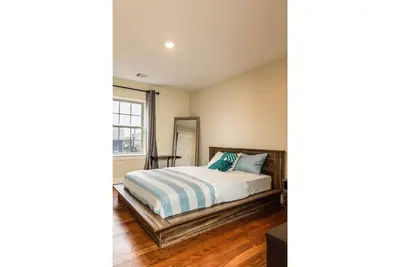 Beautiful 3bed Apt Comfy Close To Cityplex 12