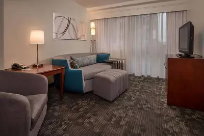 2 Pet-friendly Suites Near The Capitol! Parking & Outdoor Terrace!