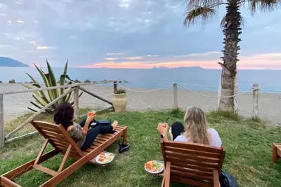 Image de On the Beach Apartment right on the beach with tv A/C - Wi Fi -parking