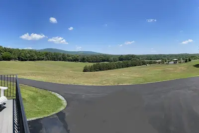 Image de The Barn studios with a view near Monticello and wineries!