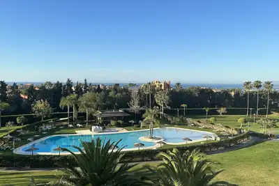 Image de Superbe Penthouse avec vue sur la mer ( 8 minutes à pied)