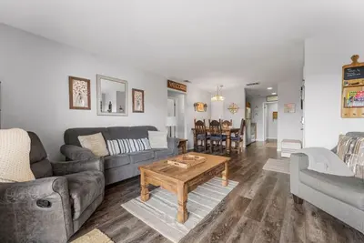 Image de Minutes to the Lake and Sdc