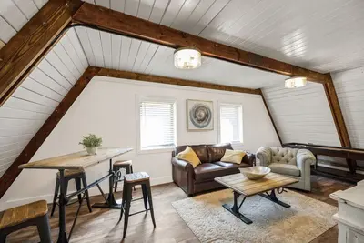 Image de Minutes from the Beach! <br>A-Frame at The Point
