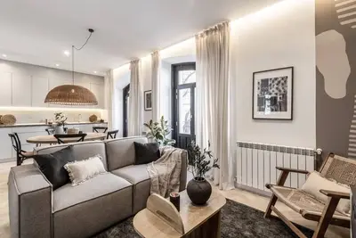 Image de Baza - 3 bedrooms and office in Trafalgar