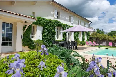 Image de Magnifique maison Girondine avec piscine privée proche de Saint- Emilion