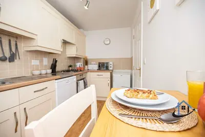 Image de King beds, parking, workspace, wi-fi, corporates, pets