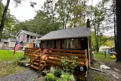 Image de Wally’s Cottage |New|HotTub|Kayaks|Firepit|Central