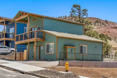 Image de The Labrador:  Bring your doggies!